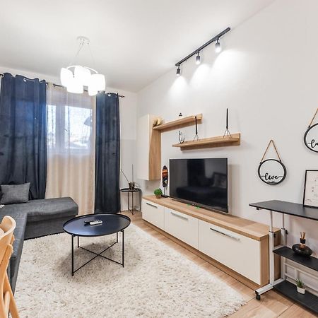Noir Apartment By Kondo Stays Tirana Exteriér fotografie