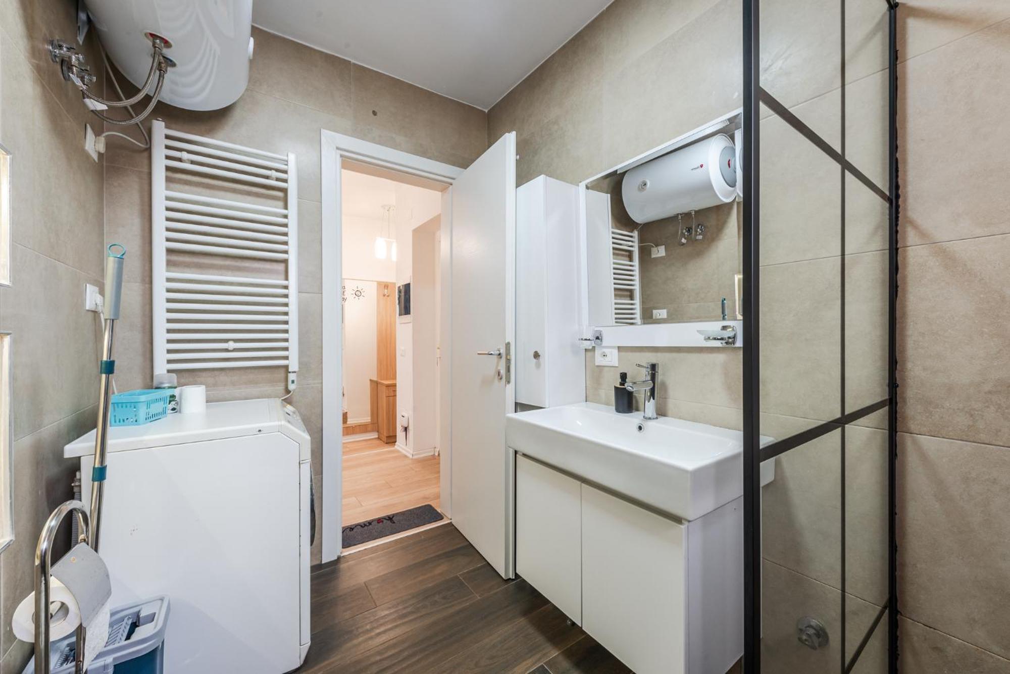 Noir Apartment By Kondo Stays Tirana Exteriér fotografie